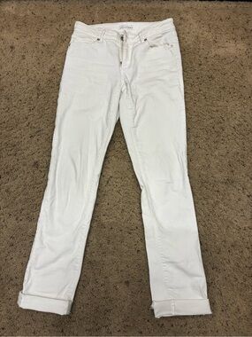 Women’s White Slim Fit Jeans - Clean Casual Style